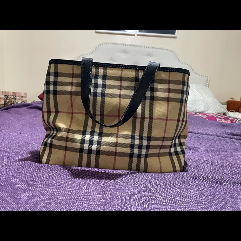 Burberry Medium Tote